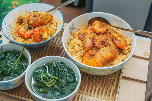 Foto apetitosa de strogonoff de camarão em destaque, ilustrando a receita apresentada no blog Granuz