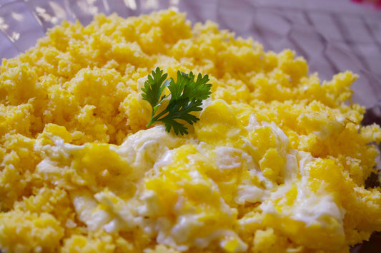 Foto apetitosa de farofa em destaque, ilustrando a receita apresentada no blog Granuz