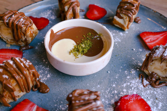 Foto apetitosa de fondue de chocolate em destaque, ilustrando a receita apresentada no blog Granuz