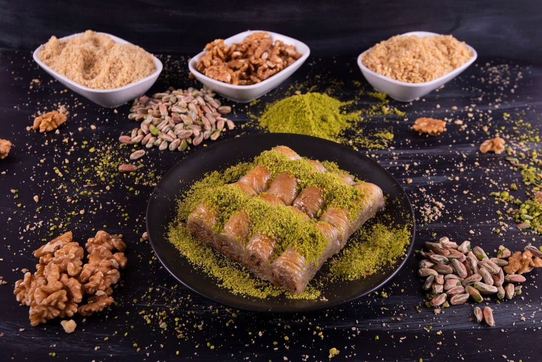 Foto apetitosa de baklava em destaque, ilustrando a receita apresentada no blog Granuz