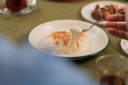 Foto apetitosa de arroz doce cremoso em destaque, ilustrando a receita apresentada no blog Granuz
