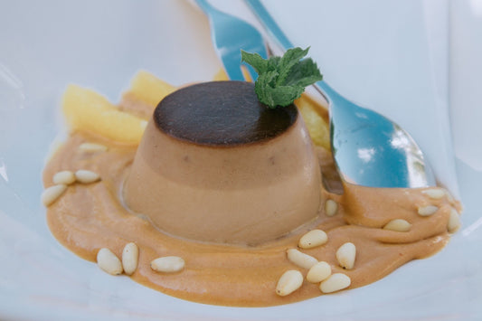 Foto apetitosa de brigadeirão em destaque, ilustrando a receita apresentada no blog Granuz