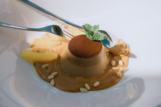 Foto apetitosa de manjar de coco em destaque, ilustrando a receita apresentada no blog Granuz