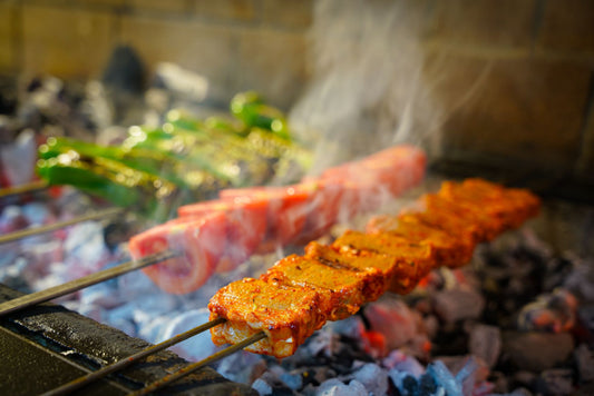 Foto apetitosa de kafta de churrasco em destaque, ilustrando a receita apresentada no blog Granuz