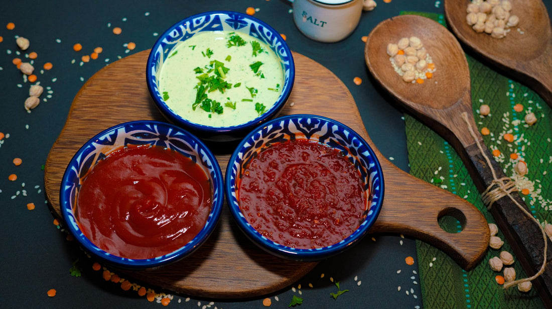 Cena de cozinha ilustrando molhos frios da geladeira, imagem de destaque do artigo do blog Granuz