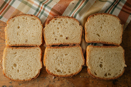 Foto apetitosa de pão com psyllium em destaque, ilustrando a receita apresentada no blog Granuz