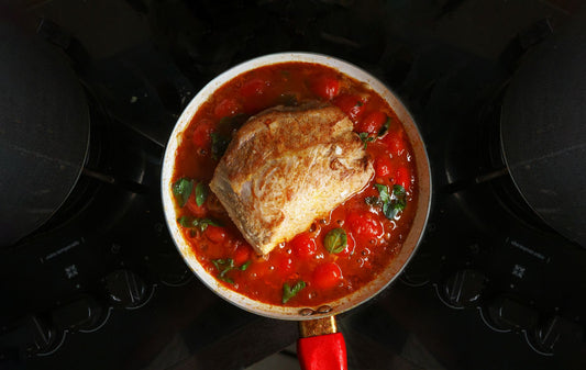 Foto apetitosa de língua ao molho em destaque, ilustrando a receita apresentada no blog Granuz