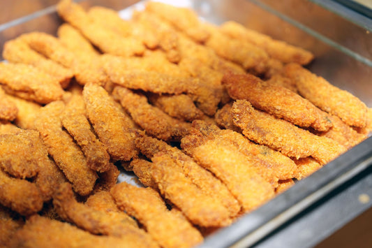 Foto apetitosa de filé de peixe frito em destaque, ilustrando a receita apresentada no blog Granuz