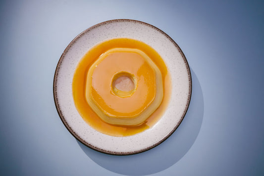 Foto apetitosa de creme inglês em destaque, ilustrando a receita apresentada no blog Granuz