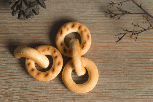 Foto apetitosa de rosquinha de coco em destaque, ilustrando a receita apresentada no blog Granuz