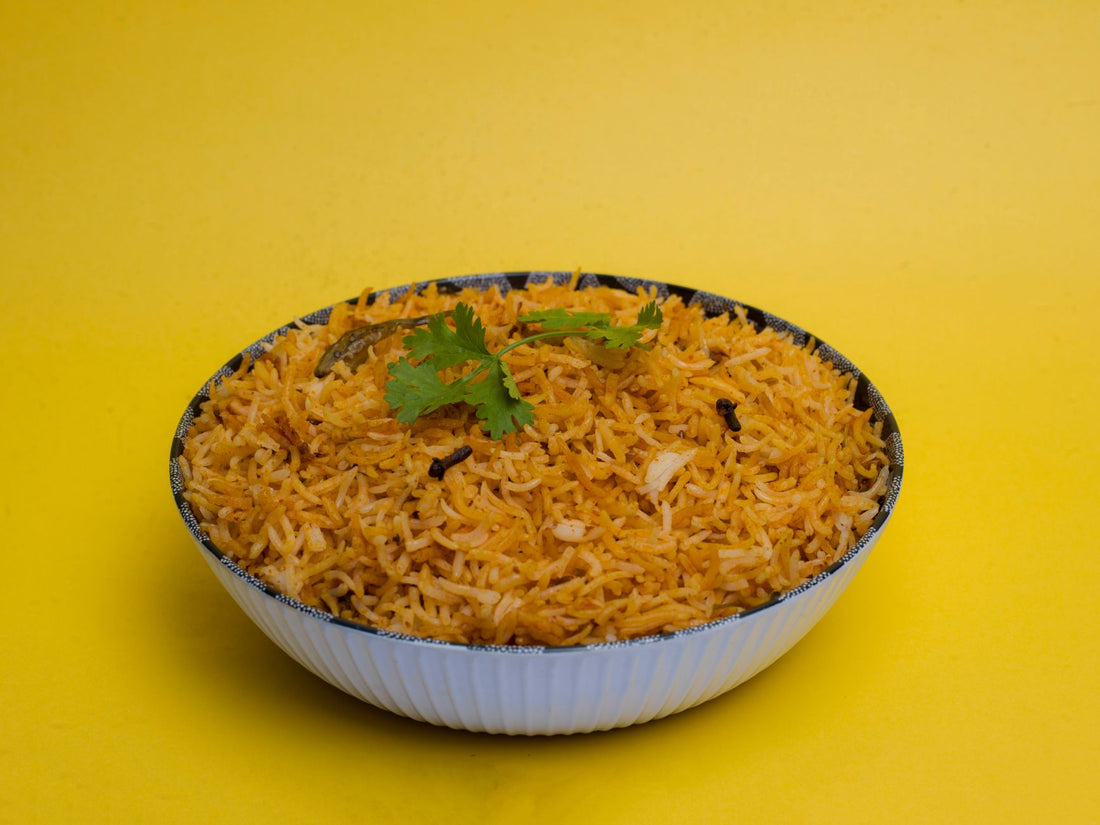Foto apetitosa de arroz com aletria em destaque, ilustrando a receita apresentada no blog Granuz