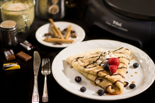 Foto apetitosa de crepe francês em destaque, ilustrando a receita apresentada no blog Granuz