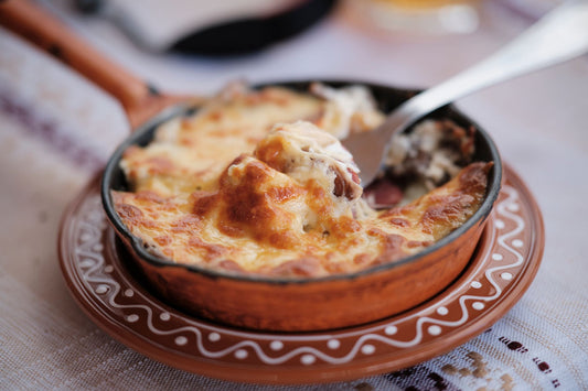 Foto apetitosa de escondidinho de carne seca em destaque, ilustrando a receita apresentada no blog Granuz