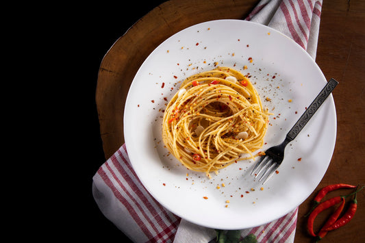 Foto apetitosa de cacio e pepe em destaque, ilustrando a receita apresentada no blog Granuz