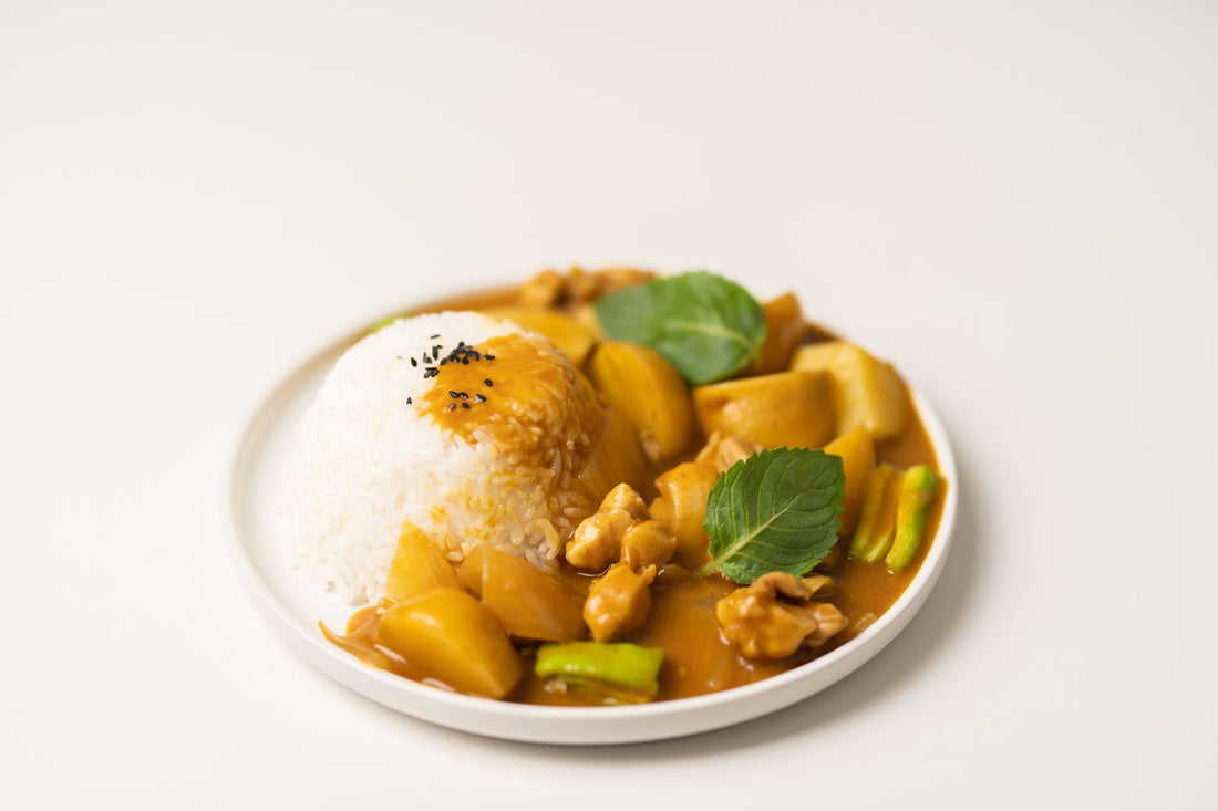 Foto apetitosa de sajta de pollo em destaque, ilustrando a receita apresentada no blog Granuz
