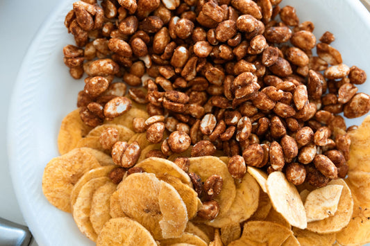 Foto apetitosa de castanhas caramelizadas em destaque, ilustrando a receita apresentada no blog Granuz