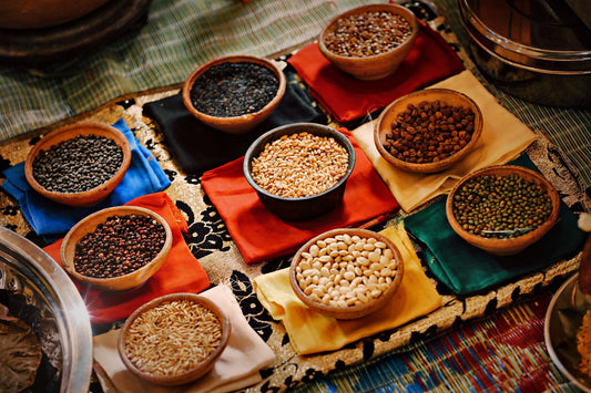 Cena de cozinha ilustrando temperos da culinária asiática, imagem de destaque do artigo do blog Granuz