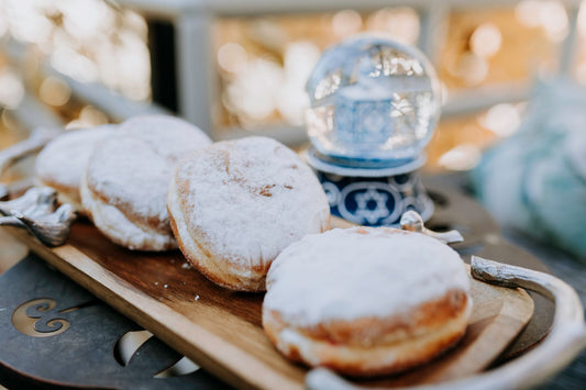 Foto apetitosa de bolinho de estudante em destaque, ilustrando a receita apresentada no blog Granuz
