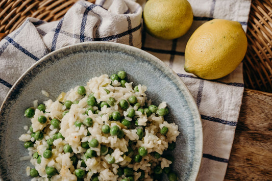 Foto apetitosa de risoto de limão siciliano em destaque, ilustrando a receita apresentada no blog Granuz