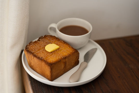Foto apetitosa de pão na chapa em destaque, ilustrando a receita apresentada no blog Granuz