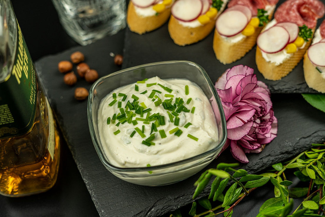 Foto apetitosa de creme de cebola caseiro em destaque, ilustrando a receita apresentada no blog Granuz