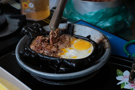 Foto apetitosa de arroz carreteiro em destaque, ilustrando a receita apresentada no blog Granuz